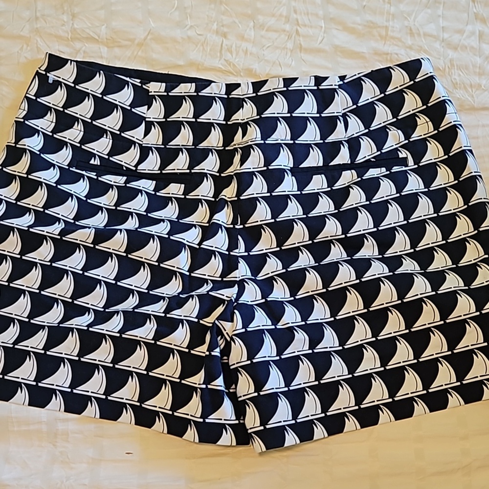 The Limited Sz. 12 Sailboat Shorts with pockets - Picture 4 of 5